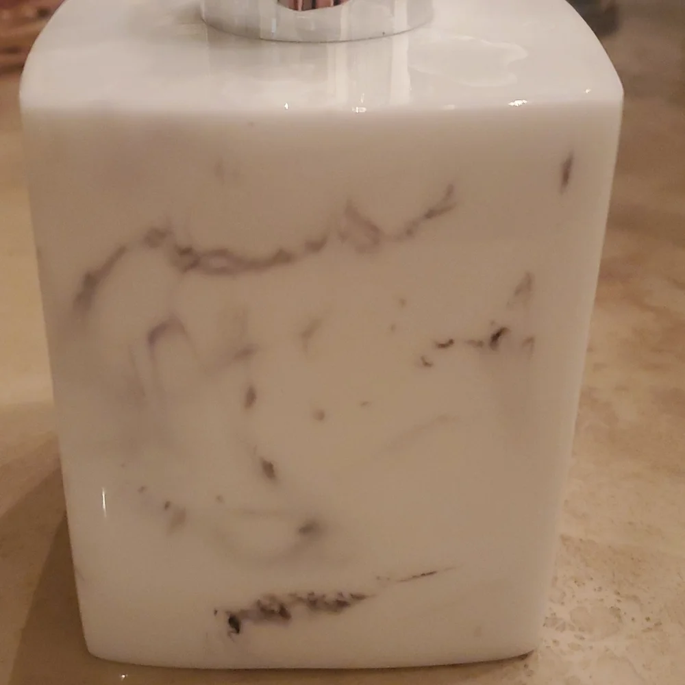 White & Black Faux Marble Lotion/hand Soap Dispenser nwot